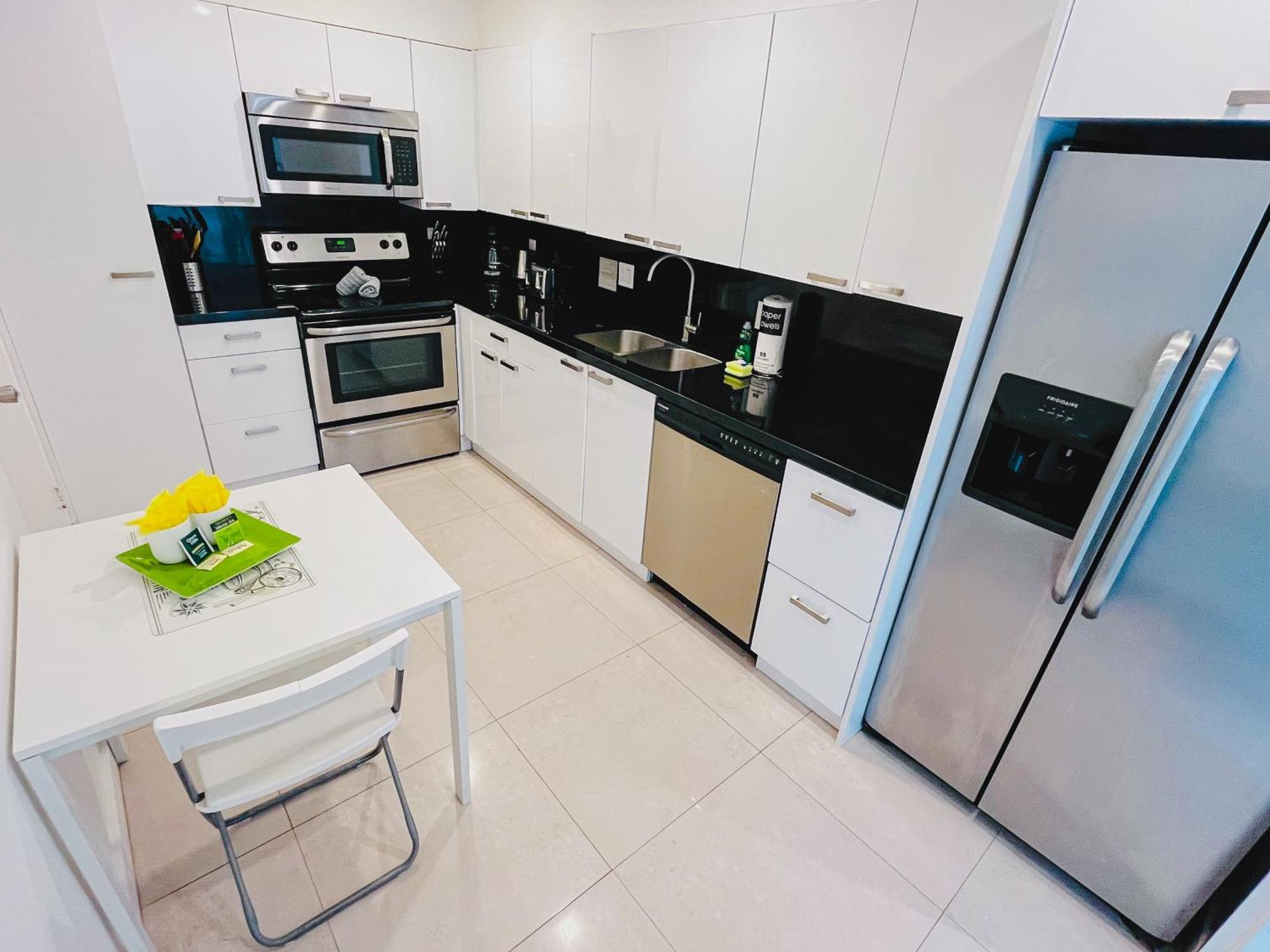 Miami Hollywood Awesome 2 Bedroom 2 Bathroom 003-22Bvic Exterior photo